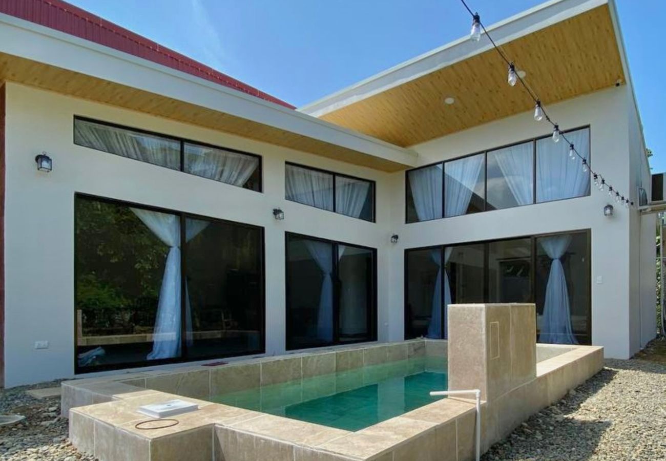 House in Puerto Viejo - Casa HESED with AC and Private Pool
