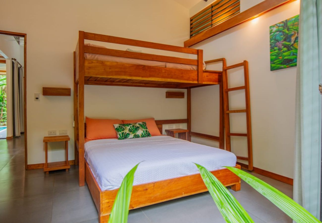 Villa in Playa Chiquita - Casa Koral Pool House