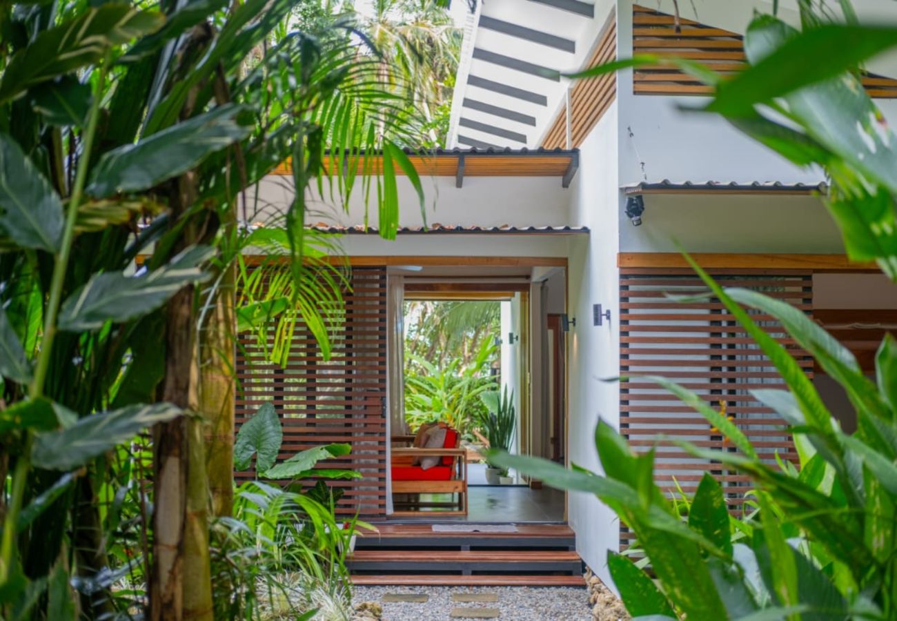Villa in Playa Chiquita - Casa Koral Pool House