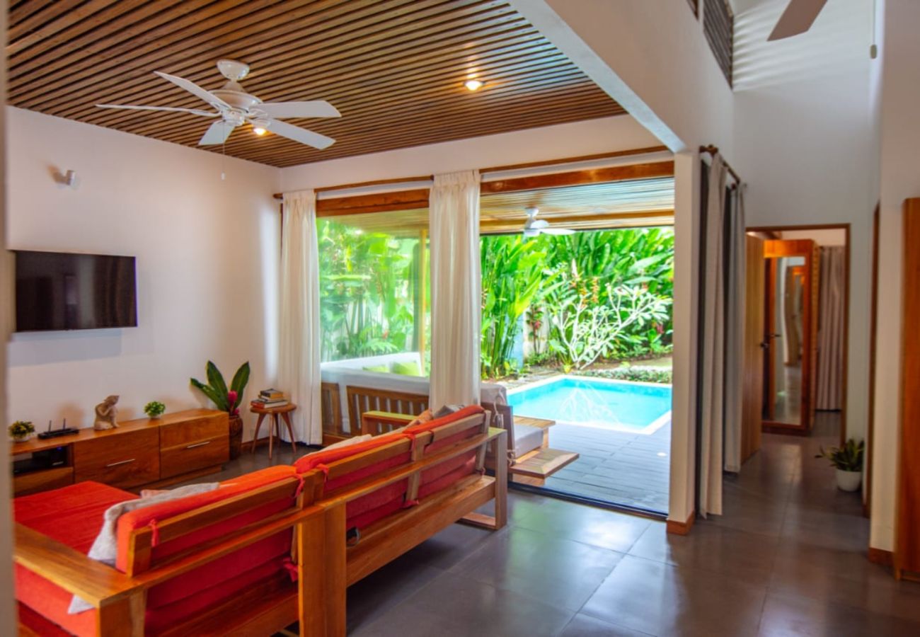 Villa in Playa Chiquita - Casa Koral Pool House
