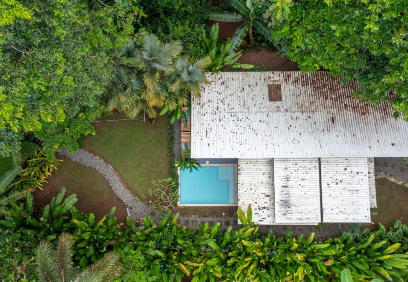 Villa in Playa Chiquita - Casa Koral Pool House
