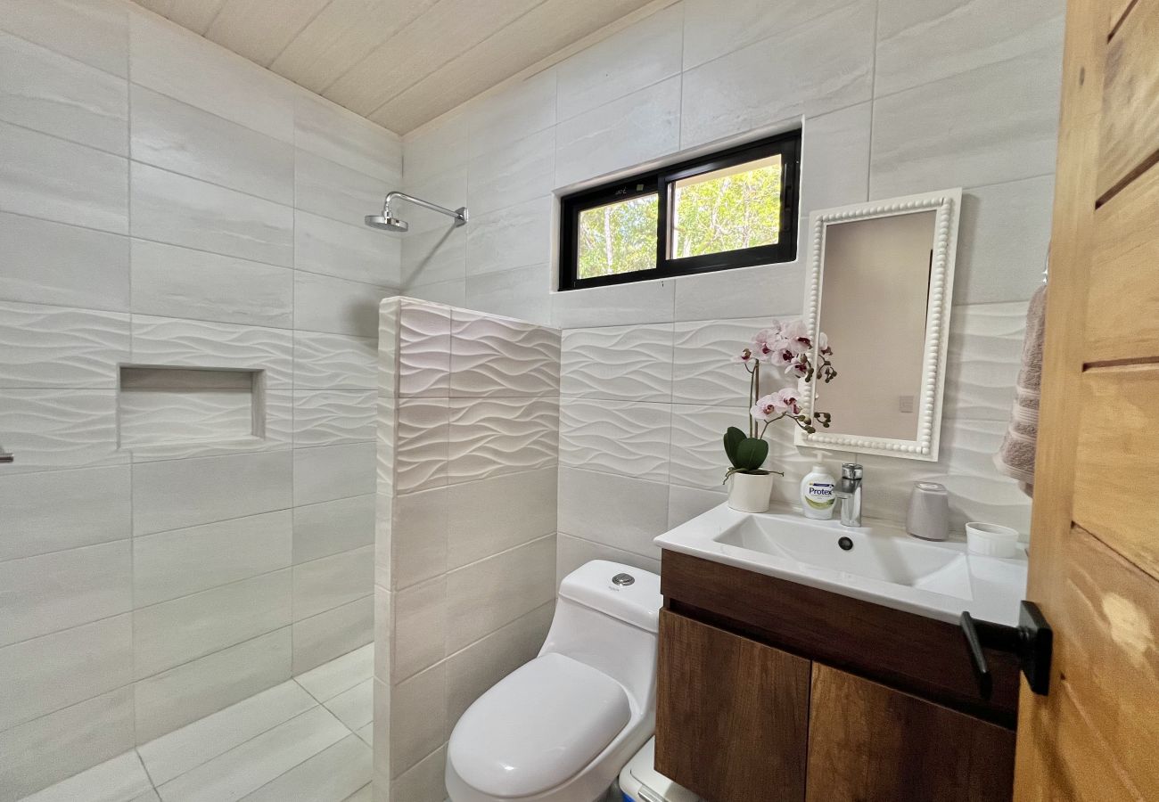 House in Punta Uva - Casa Guayaba • Mountain Getaway w/ AC