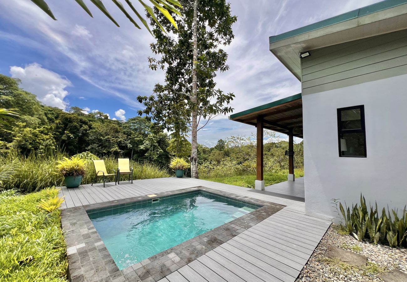 House in Punta Uva - Casa Guayaba • Mountain Getaway w/ AC