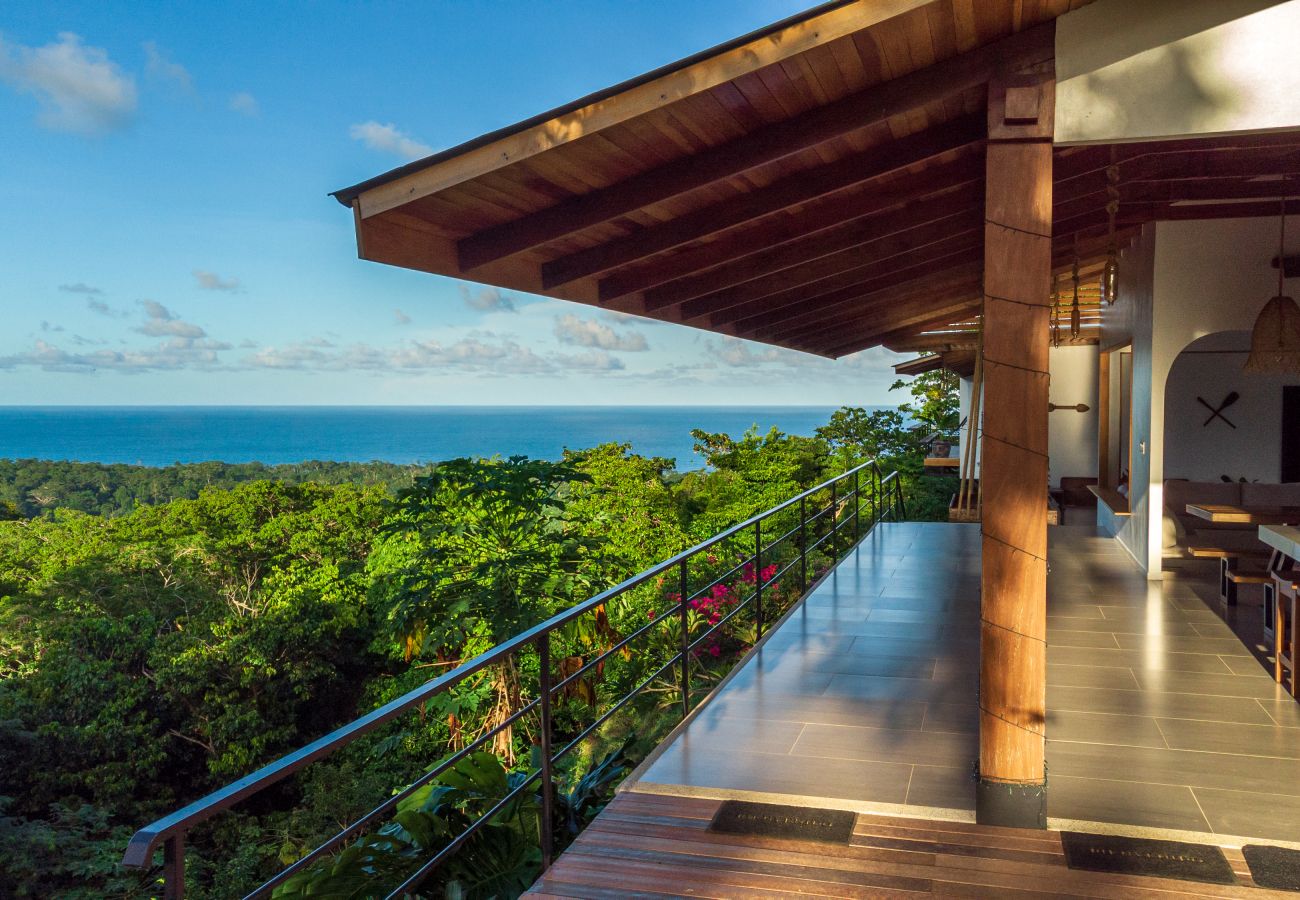 House in Hone Creek - Blue Hill State - 360° Ocean View Jungle Villa