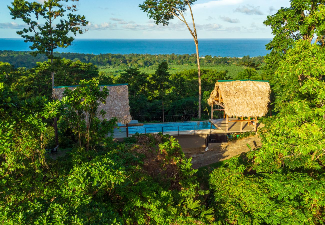 House in Hone Creek - Blue Hill State - 360° Ocean View Jungle Villa