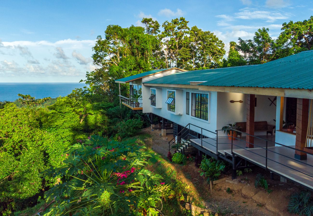 House in Hone Creek - Blue Hill State - 360° Ocean View Jungle Villa