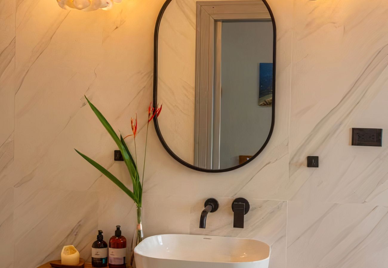 House in Hone Creek - Blue Hill State - 360° Ocean View Jungle Villa