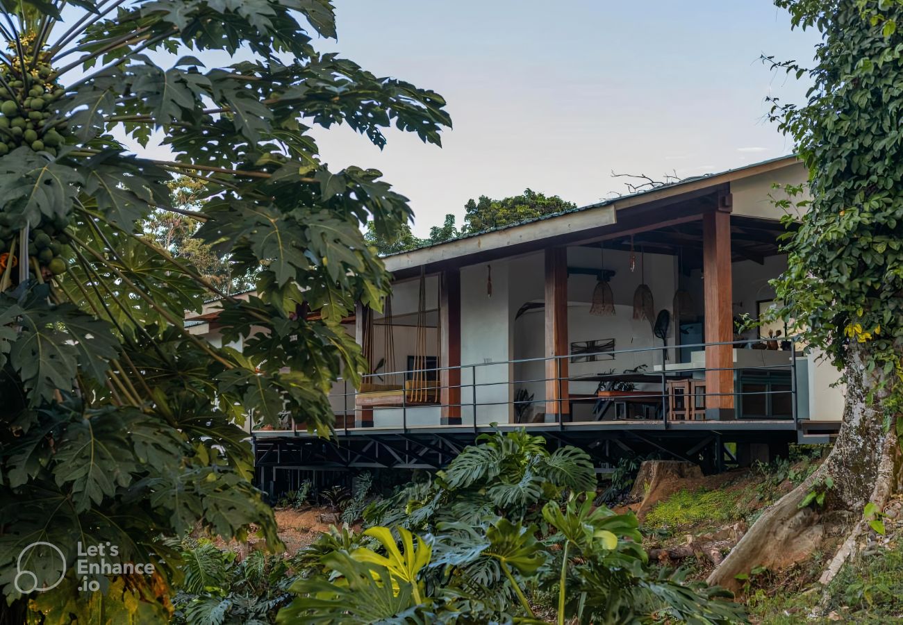 House in Hone Creek - Blue Hill State - 360° Ocean View Jungle Villa