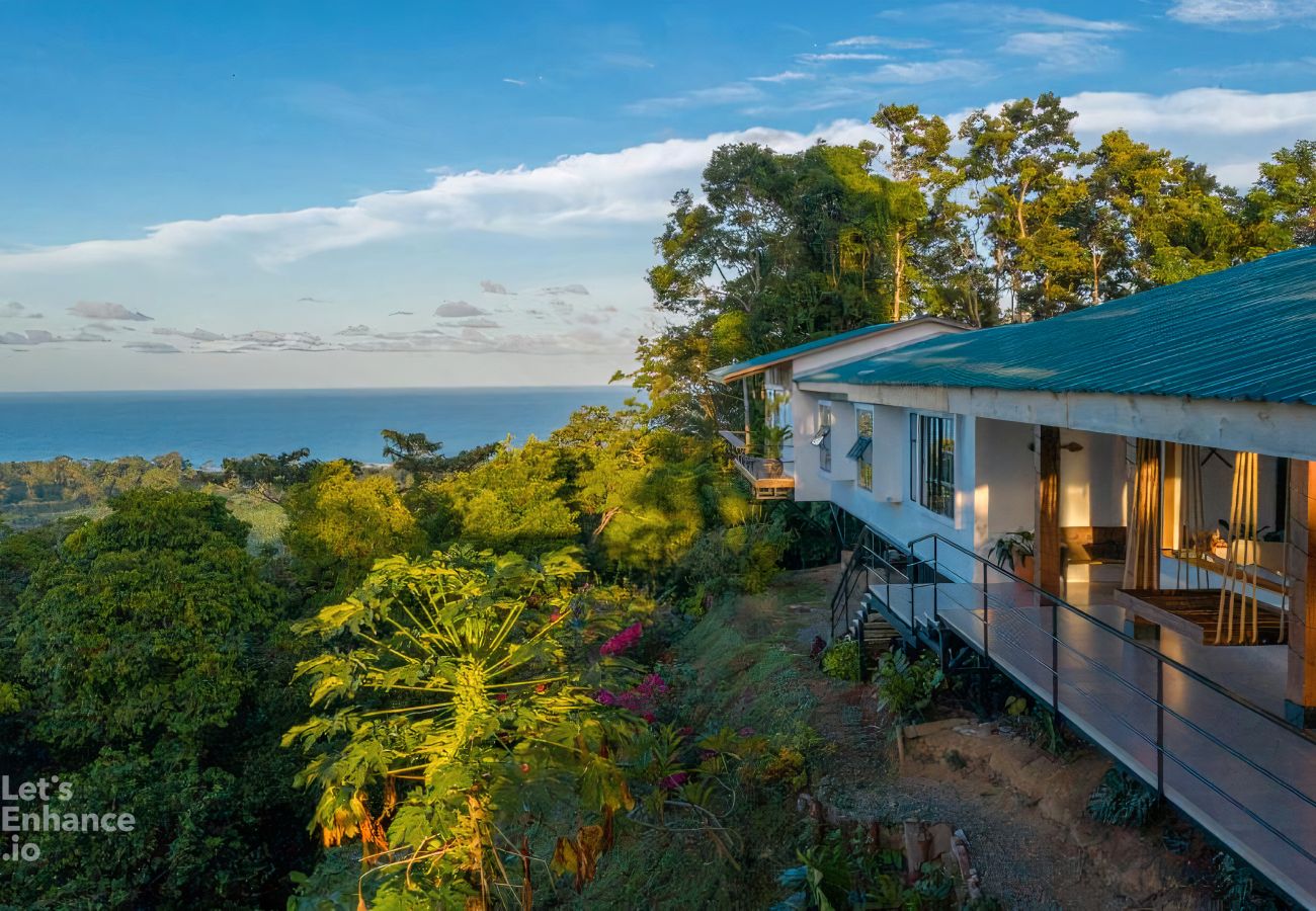 House in Hone Creek - Blue Hill State - 360° Ocean View Jungle Villa