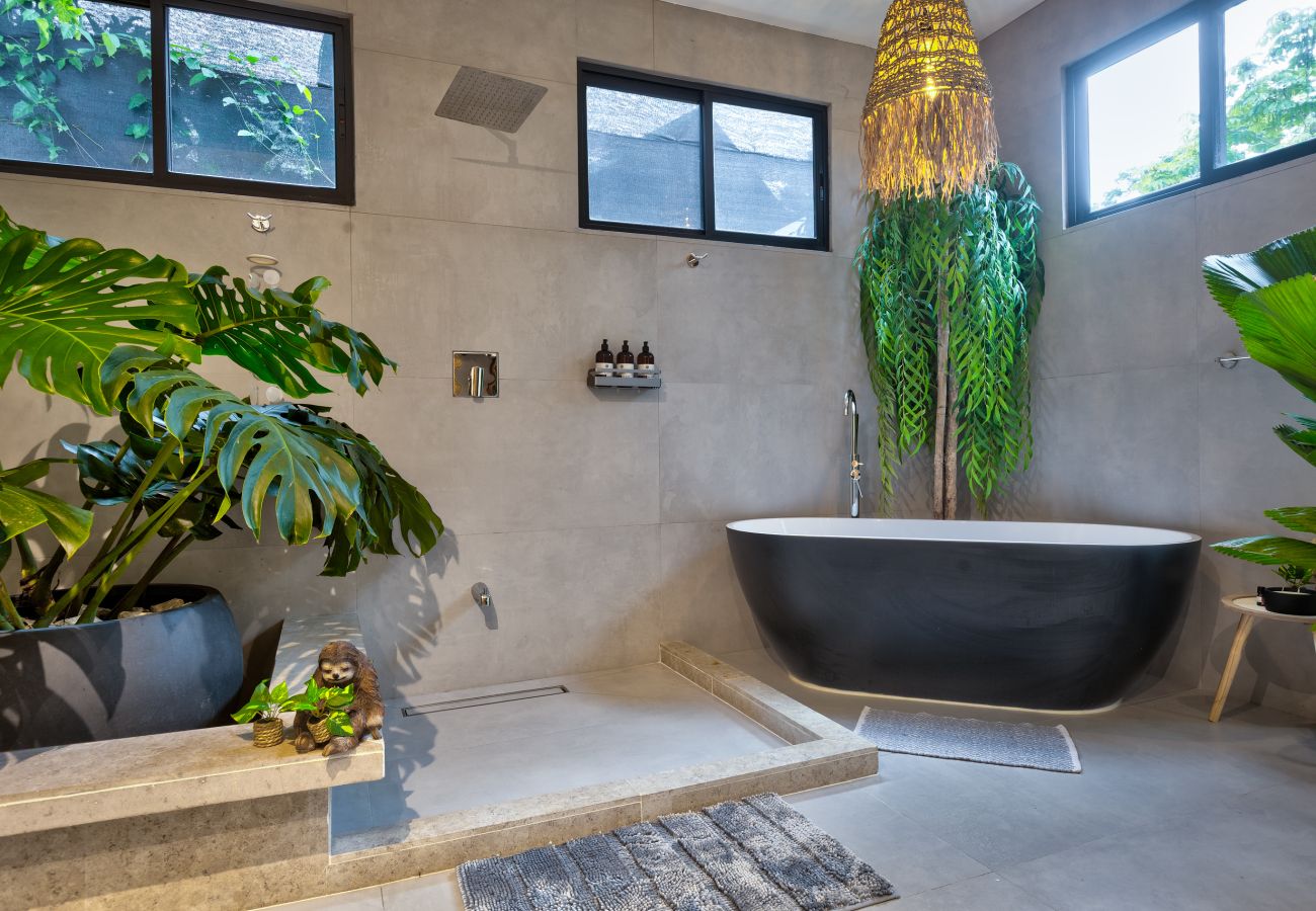 Villa in Cocles - Villas Coral - Luxury Pool House with Beautiful Gardens
