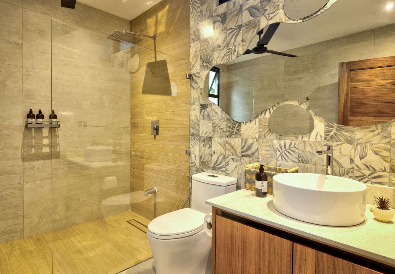 Villa in Cocles - Villas Coral - Luxury Pool House with Beautiful Gardens
