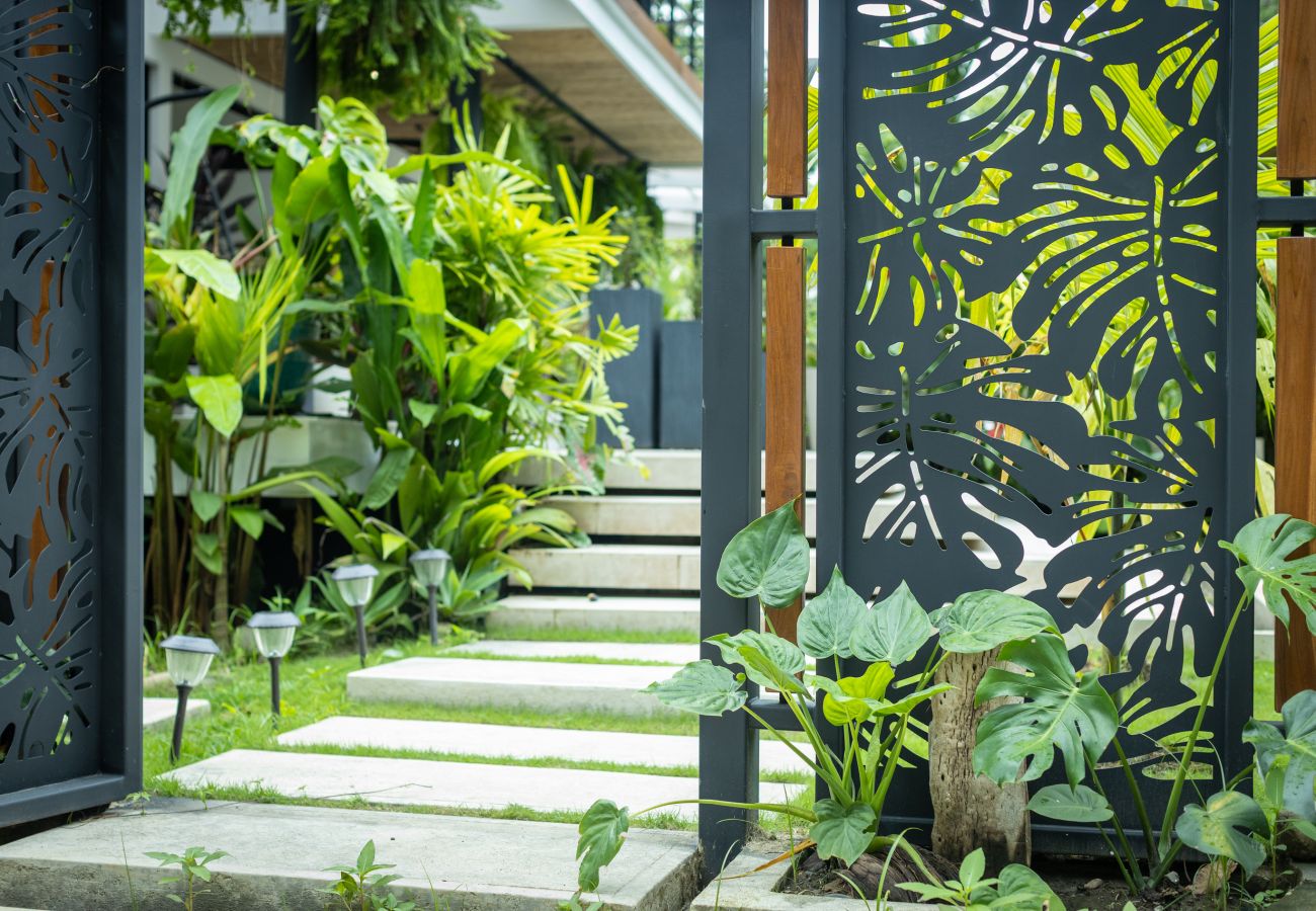 Villa in Cocles - Villas Coral - Luxury Pool House with Beautiful Gardens
