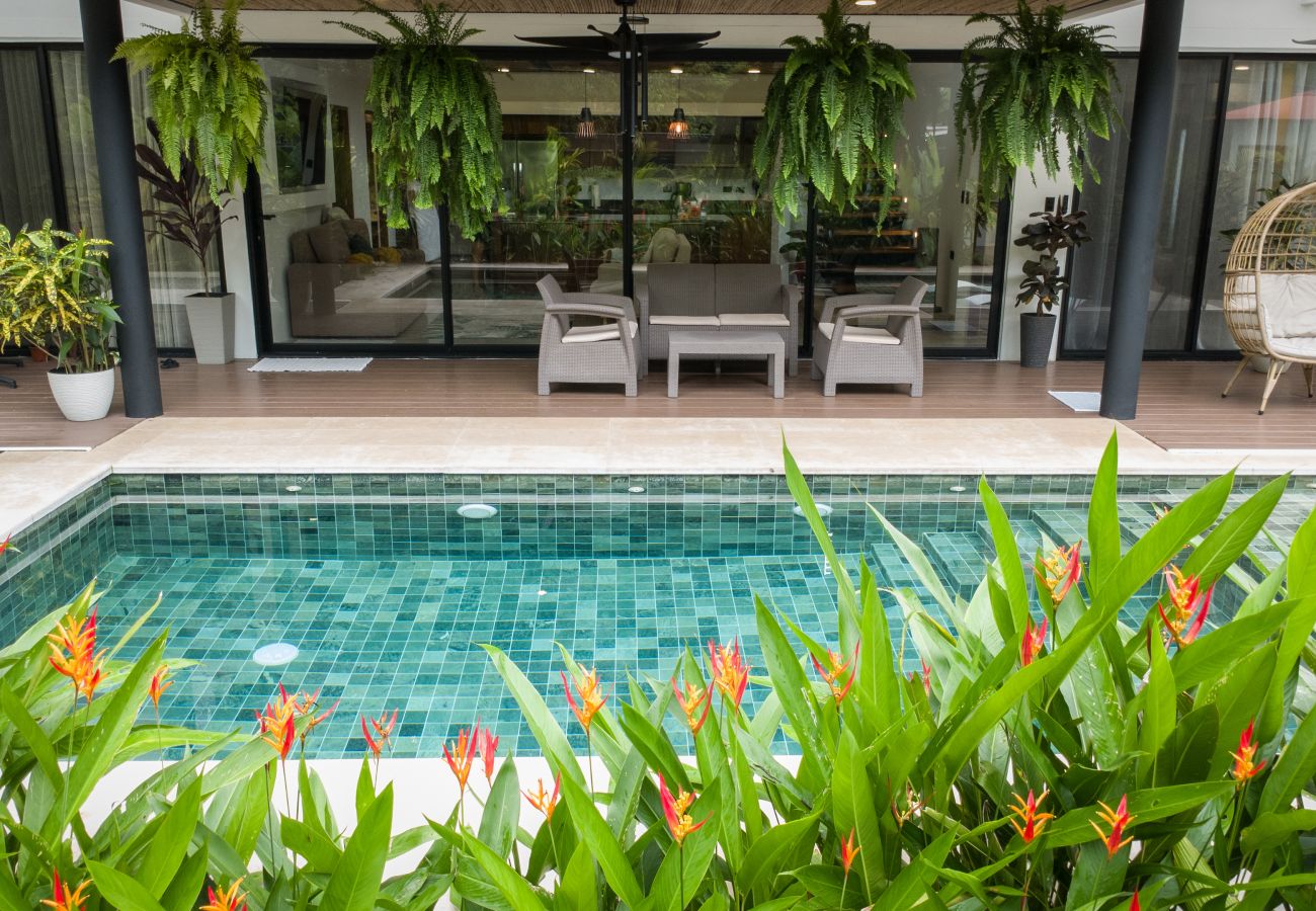 Villa in Cocles - Villas Coral - Luxury Pool House with Beautiful Gardens