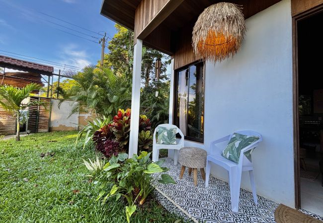 Bungalow in Puerto Viejo - Ola Jungla • 3 Min walk to Beach/Town! AC, TV, Fast WIFI, Gated Bungalow in Puerto Viejo - Ola Jungla • 3 Min walk to Beach/Town! AC, TV, Fast WIFI, Gated