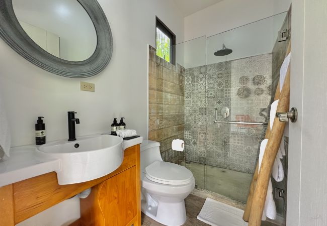 Rent by room in Punta Uva - Deluxe Room in Punta Uva with AC & Pool • Selvatica Rent by room in Punta Uva - Deluxe Room in Punta Uva with AC & Pool • Selvatica