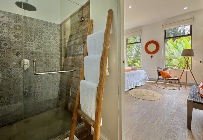 Rent by room in Punta Uva - Deluxe Room in Punta Uva with AC & Pool • Selvatica Rent by room in Punta Uva - Deluxe Room in Punta Uva with AC & Pool • Selvatica