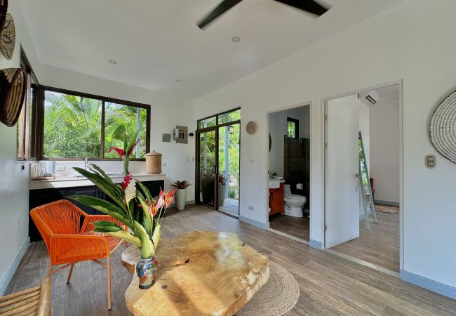 Rent by room in Punta Uva - Deluxe Room in Punta Uva with AC & Pool • Selvatica Rent by room in Punta Uva - Deluxe Room in Punta Uva with AC & Pool • Selvatica