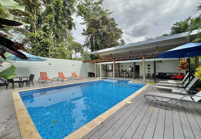 Rent by room in Punta Uva - Deluxe Room in Punta Uva with AC & Pool • Selvatica Rent by room in Punta Uva - Deluxe Room in Punta Uva with AC & Pool • Selvatica