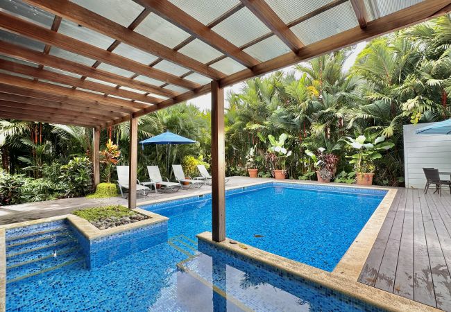 Rent by room in Punta Uva - Deluxe Room in Punta Uva with AC & Pool • Selvatica Rent by room in Punta Uva - Deluxe Room in Punta Uva with AC & Pool • Selvatica