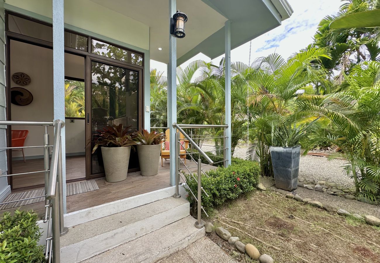 Rent by room in Punta Uva - Deluxe King Room with Garden Views – Luna Bella