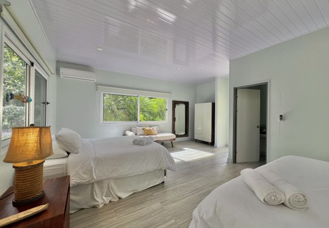 Rent by room in Punta Uva - Doble Supeior Room | AC | Pool | Shared Kitchen • Selvatica Rent by room in Punta Uva - Doble Supeior Room | AC | Pool | Shared Kitchen • Selvatica