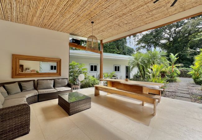 Rent by room in Punta Uva - Doble Supeior Room | AC | Pool | Shared Kitchen • Selvatica Rent by room in Punta Uva - Doble Supeior Room | AC | Pool | Shared Kitchen • Selvatica