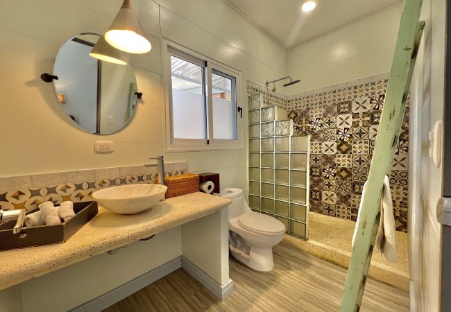 Rent by room in Punta Uva - Doble Supeior Room | AC | Pool | Shared Kitchen • Selvatica Rent by room in Punta Uva - Doble Supeior Room | AC | Pool | Shared Kitchen • Selvatica