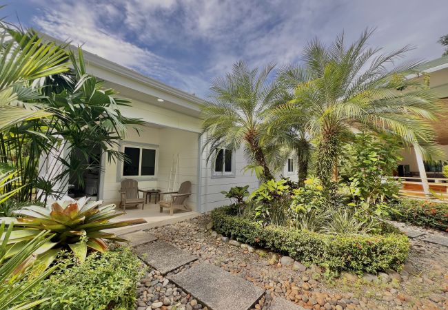 Rent by room in Punta Uva - Doble Supeior Room | AC | Pool | Shared Kitchen • Selvatica Rent by room in Punta Uva - Doble Supeior Room | AC | Pool | Shared Kitchen • Selvatica