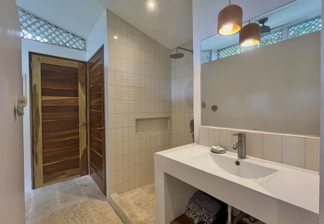 House in Playa Chiquita - Villas Guaitil – Cozy Jungle Hideaway in Playa Chiquita House in Playa Chiquita - Villas Guaitil – Cozy Jungle Hideaway in Playa Chiquita