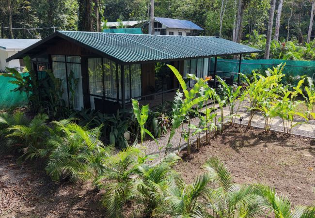Bungalow in Talamanca - Nalu Punta Uva Lodge 5 min Walk to beach