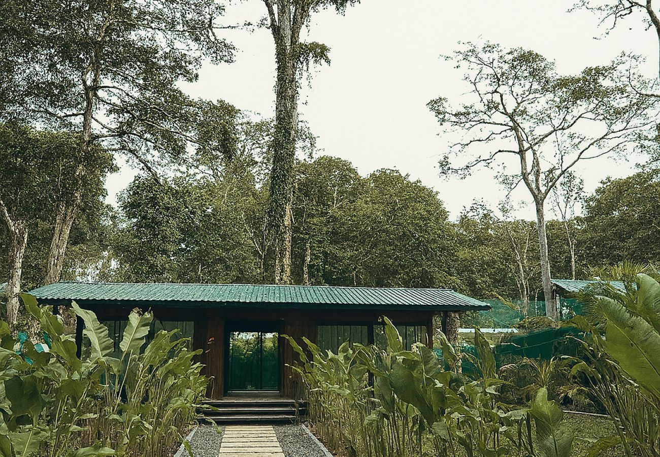 Bungalow in Talamanca - Nalu Punta Uva Lodge 5 min Walk to beach