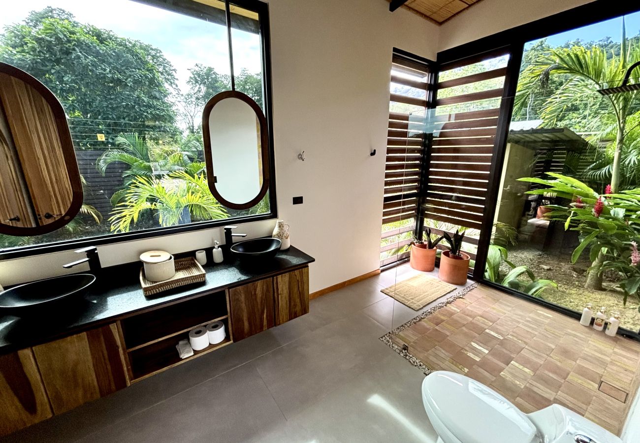 Villa in Puerto Viejo - Villa Yakole– Spacious Tropical Retreat