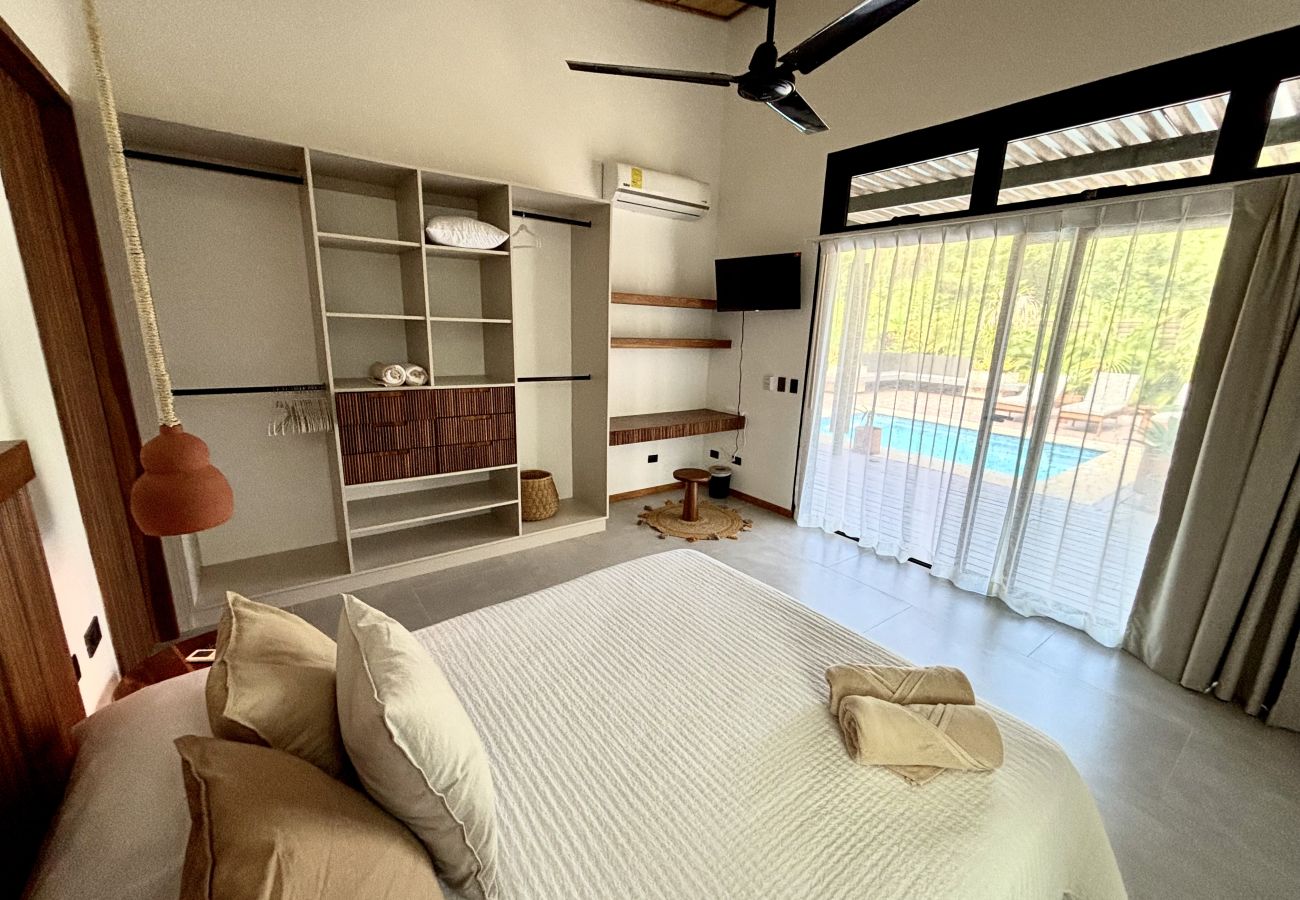 Villa in Puerto Viejo - Villa Yakole– Spacious Tropical Retreat