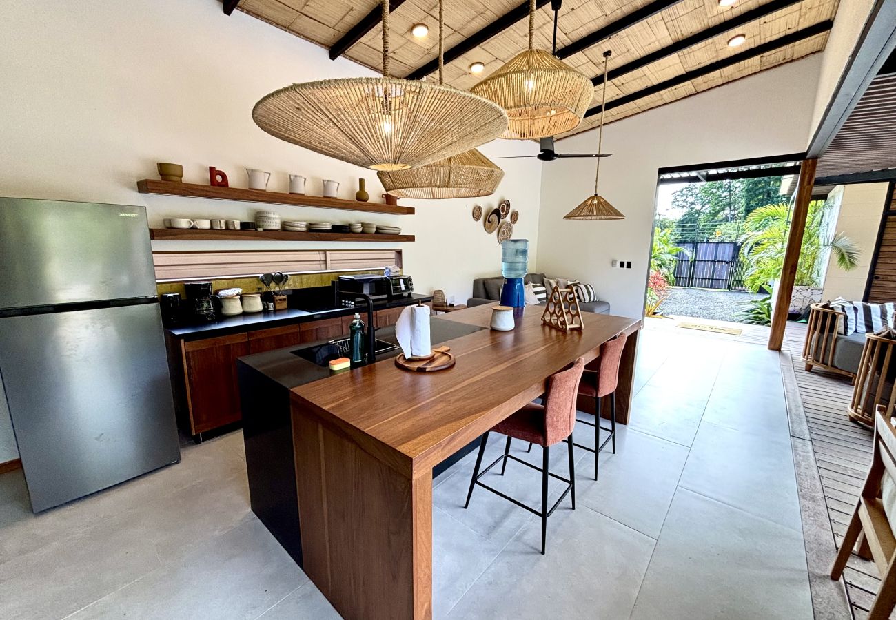 Villa in Puerto Viejo - Villa Yakole– Spacious Tropical Retreat