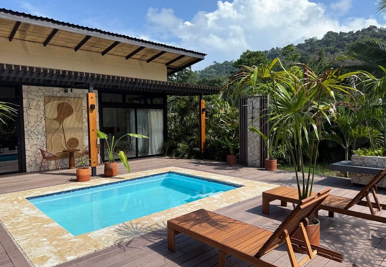 Villa in Puerto Viejo - Villa Yakole– Spacious Tropical Retreat