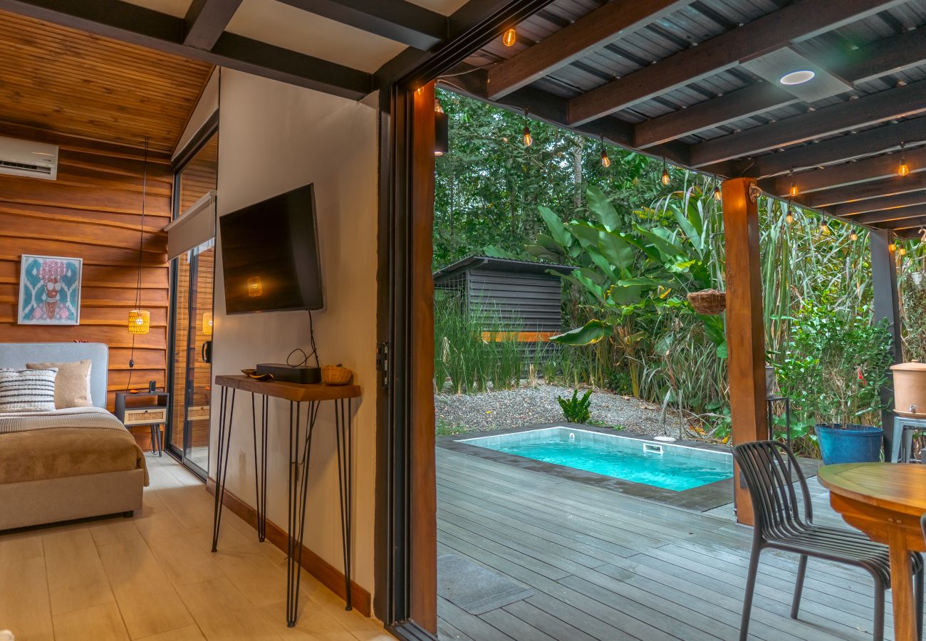 Cabin in Puerto Viejo - Maxoland Pool House