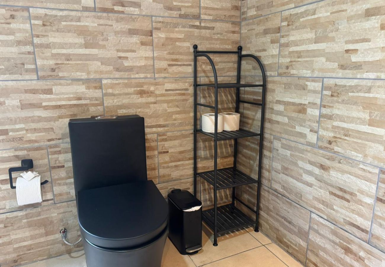 House in Puerto Viejo - Casa Árbol - Jungle Home AC + Fiber WiFi Walk to Playa Negra