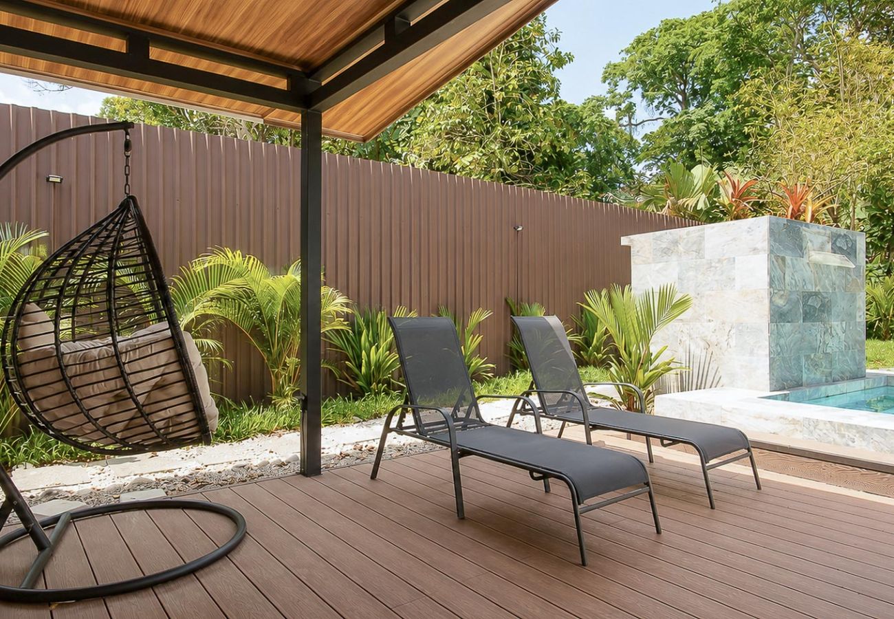 House in Puerto Viejo - Casa Árbol - Jungle Home AC + Fiber WiFi Walk to Playa Negra