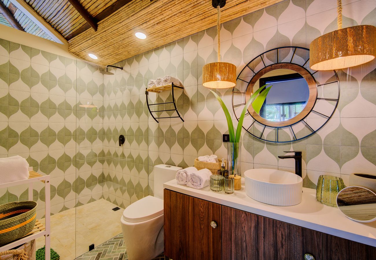House in Playa Chiquita - Luxury Tropical Villa -Private Pool-Walk to Beach