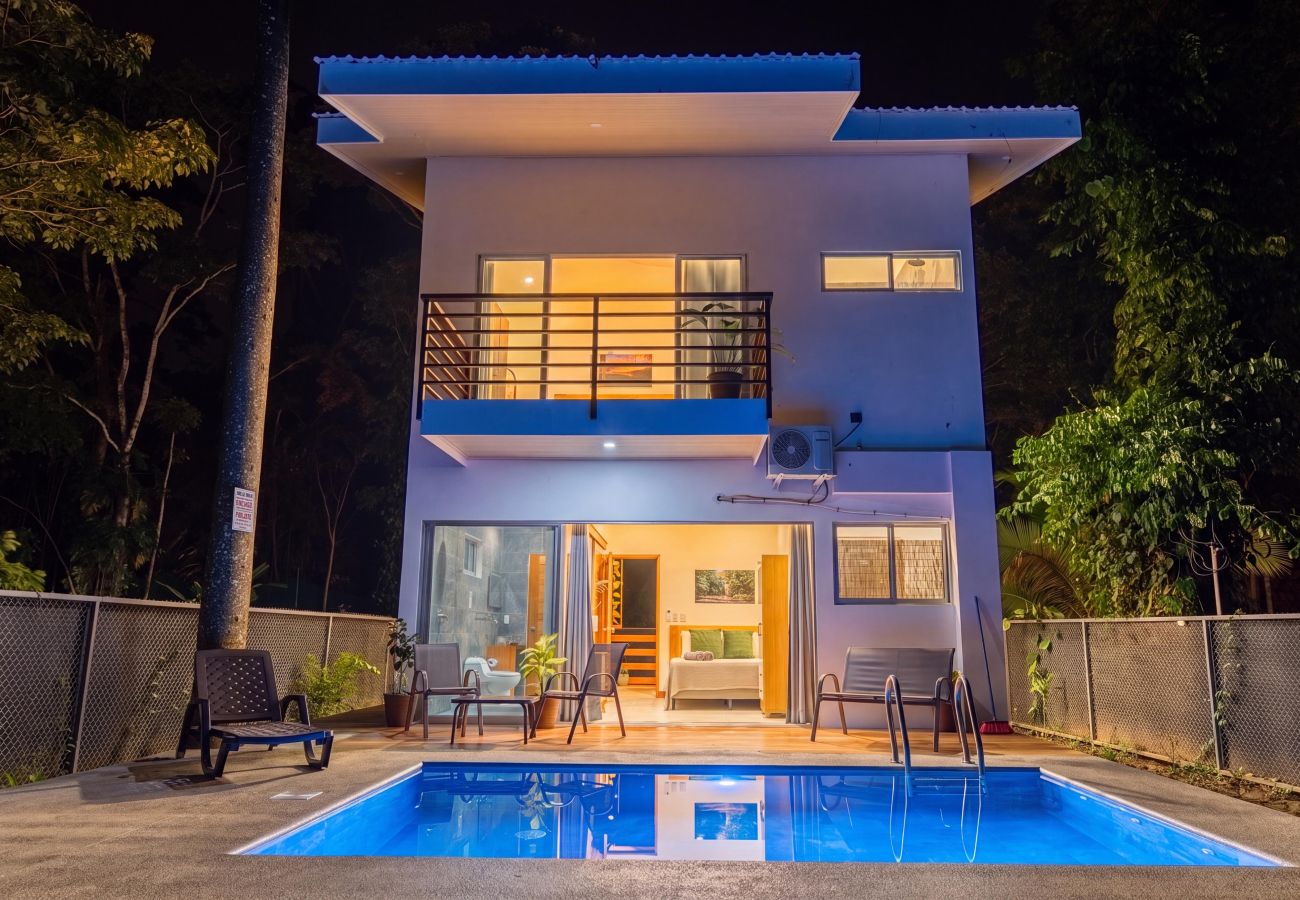 Villa in Puerto Viejo - Hidden Oasis-Private Pool-A/C-Walk to Playa Negra